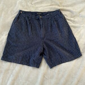 High Sierra Men’s Shorts. Size 36
